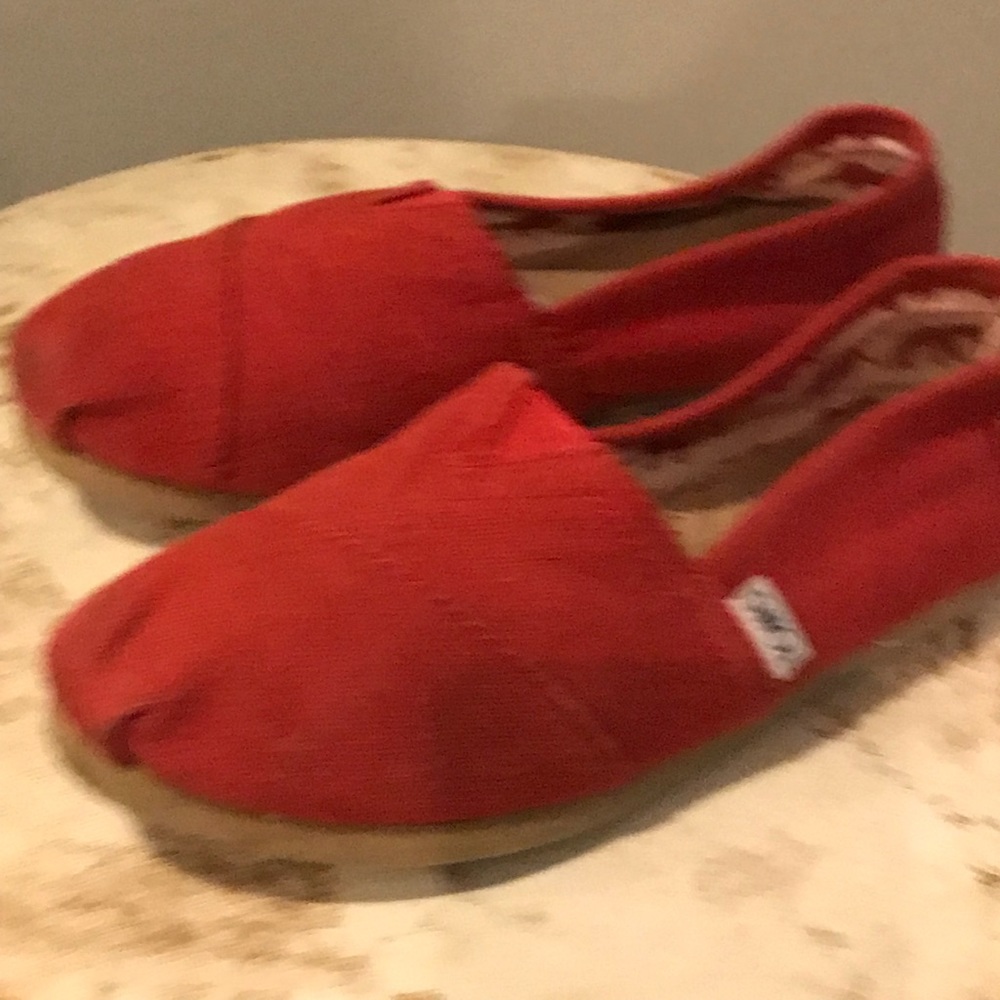 Toms